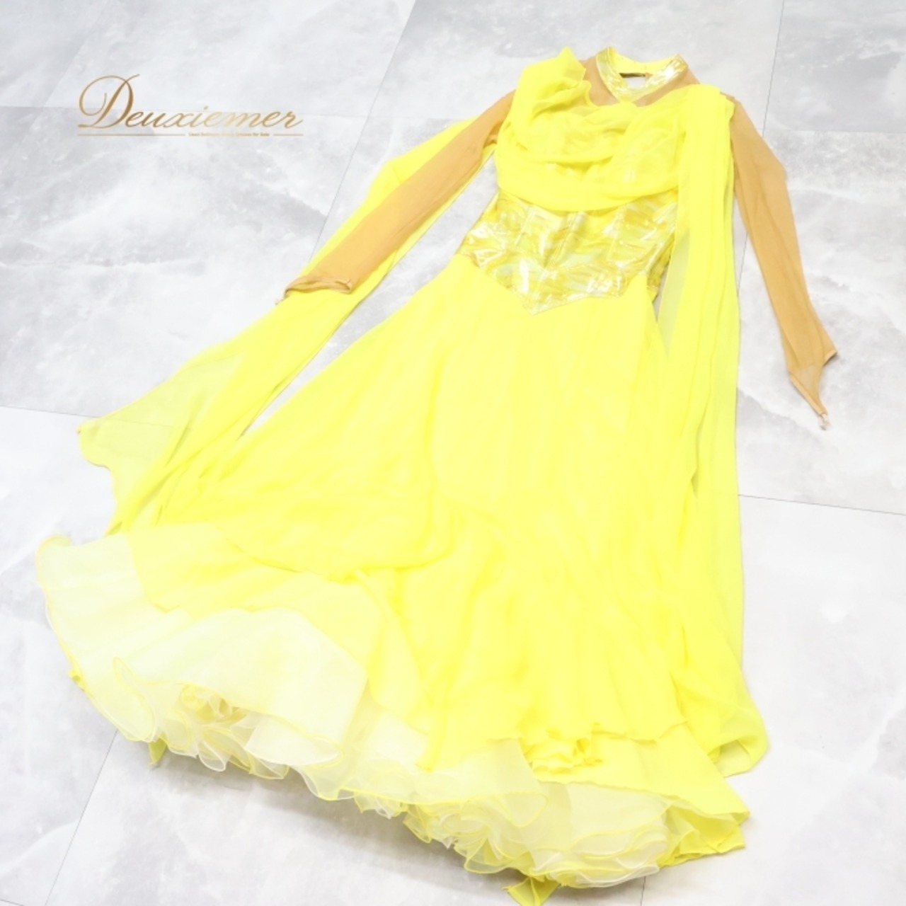 社交ダンス 衣装 スタンダードドレス ワンピース ドレス ソレリ SORELI 日本製 黄色 フロート レース 光沢 艶 パーティドレス パーティ 発表会 無地 ホログラム イエロー系 フェス コスチューム 競技用 舞台衣装 柔らかい フリル 大人 女性用 ステージ用 ゴージャス キラキラ シンプル 美しい フェミニン