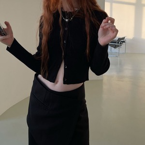 スリムブラックリブカーディガン　LT0040012