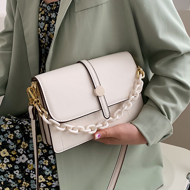 レッド スクウェア メッセンジャーバッグ Tiancai_Wing_Bag54415084725