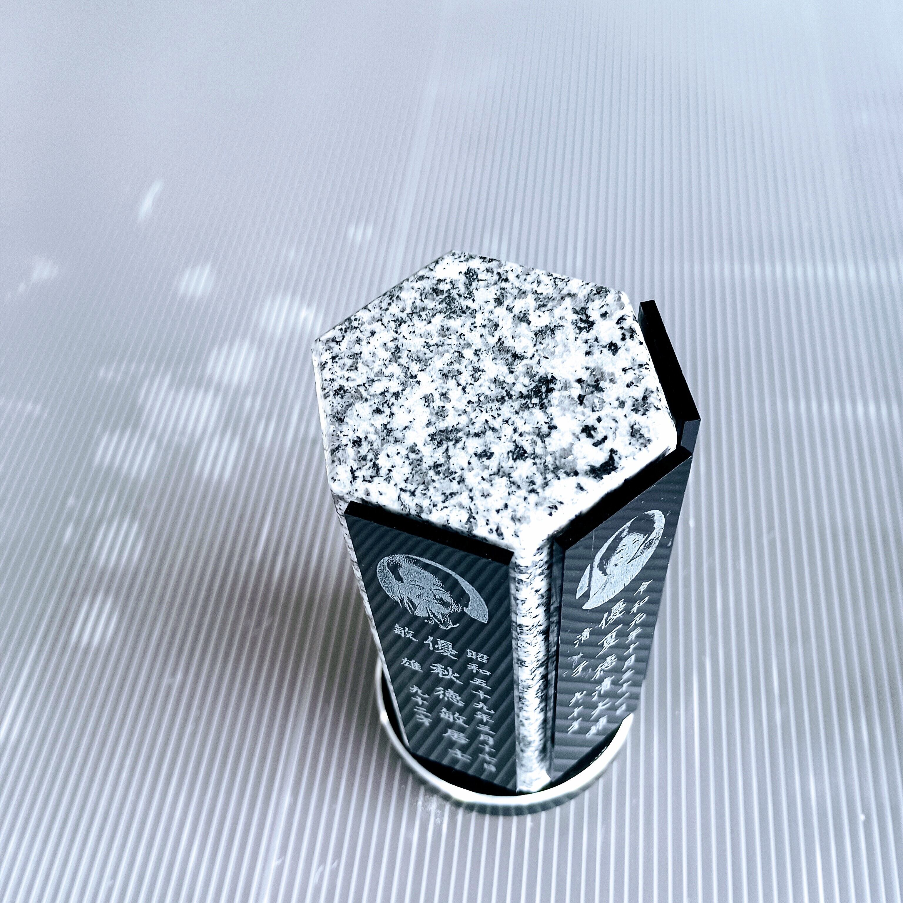 回転位牌 6人用悠想天回 6R60A白 3名様分