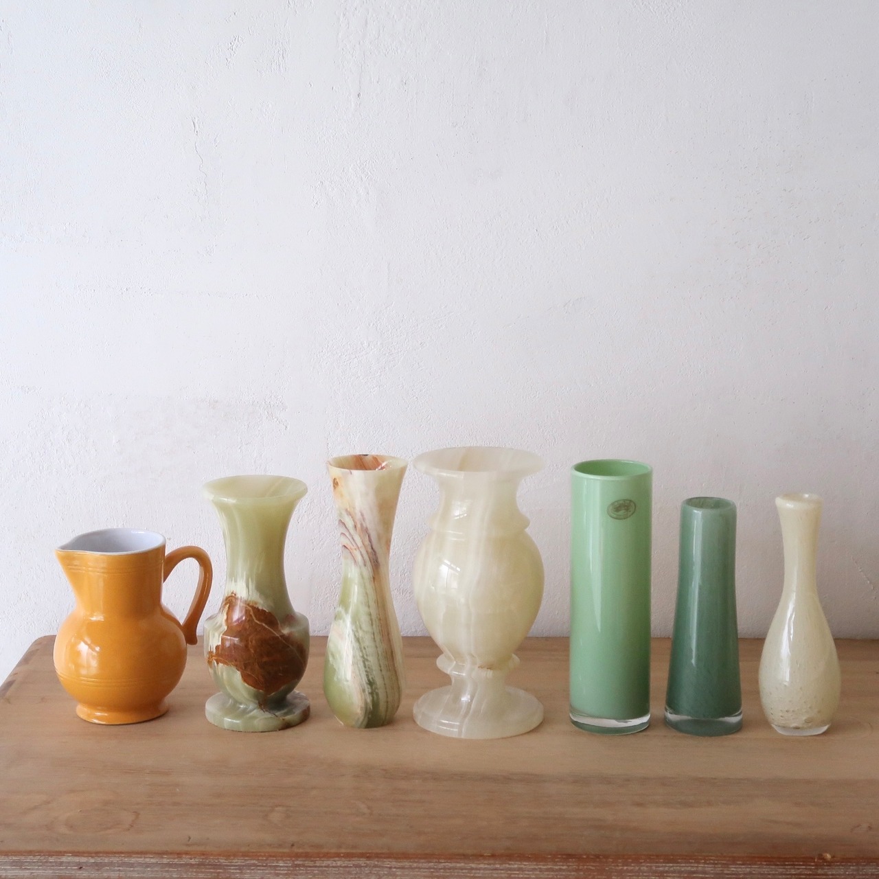 とうめいホワイトな石の花瓶