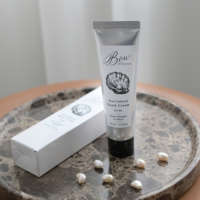 Pearl-Infused Botanical Hand Cream Nº06