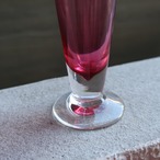 ピンクのチューリップのような花瓶