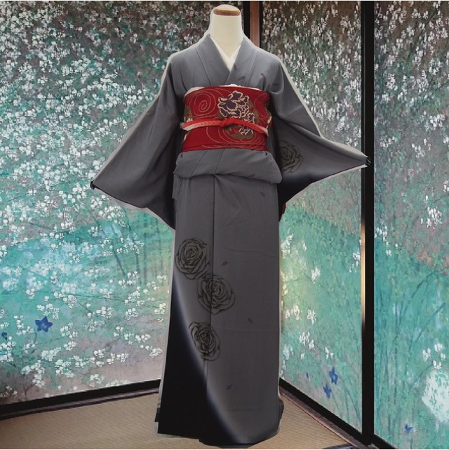 【訪問着】鼠色に花びらとバラ柄の着物