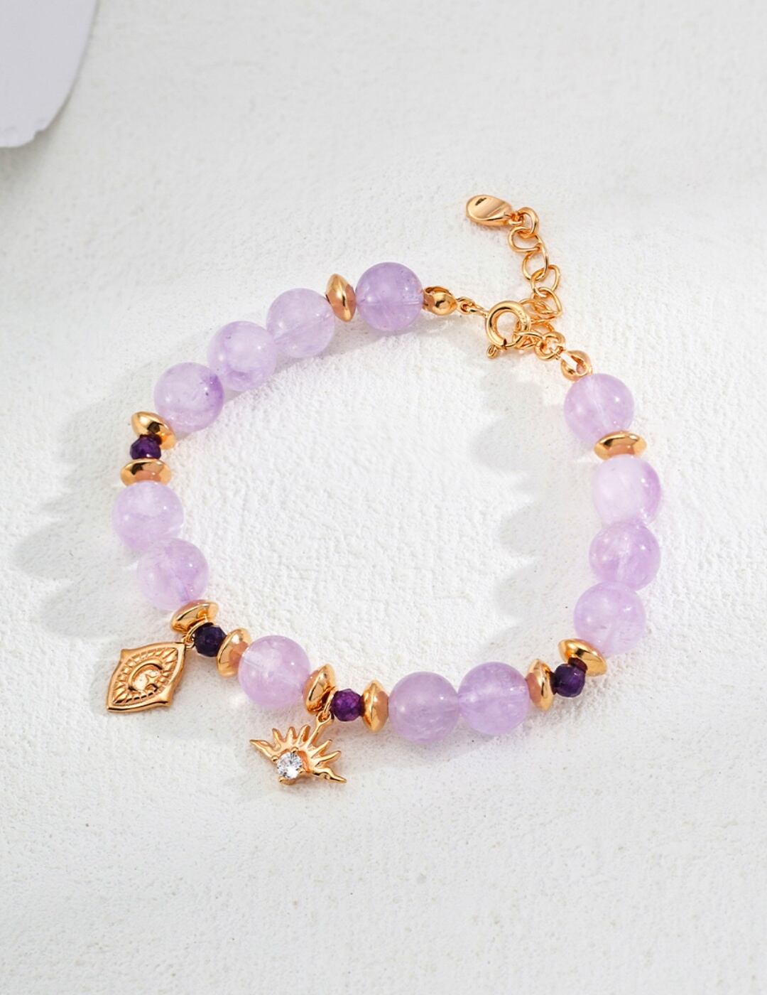 【夢のラベンダー】SV925ラベンダーアメジスト天然石ブレスレット｜幻想的な紫の輝きを纏って 女性らしさ溢れる