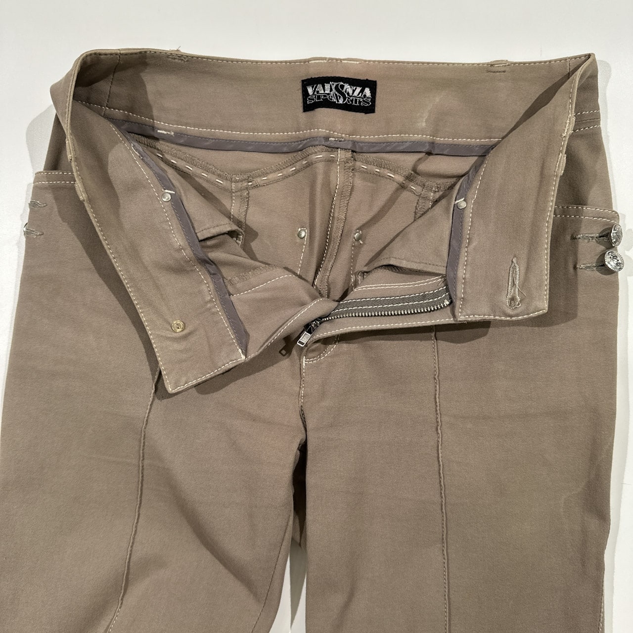 VALENZA SPORTS バレンザポー 刺繍入り ストレッチ デザインパンツ 36/くすみベージュ