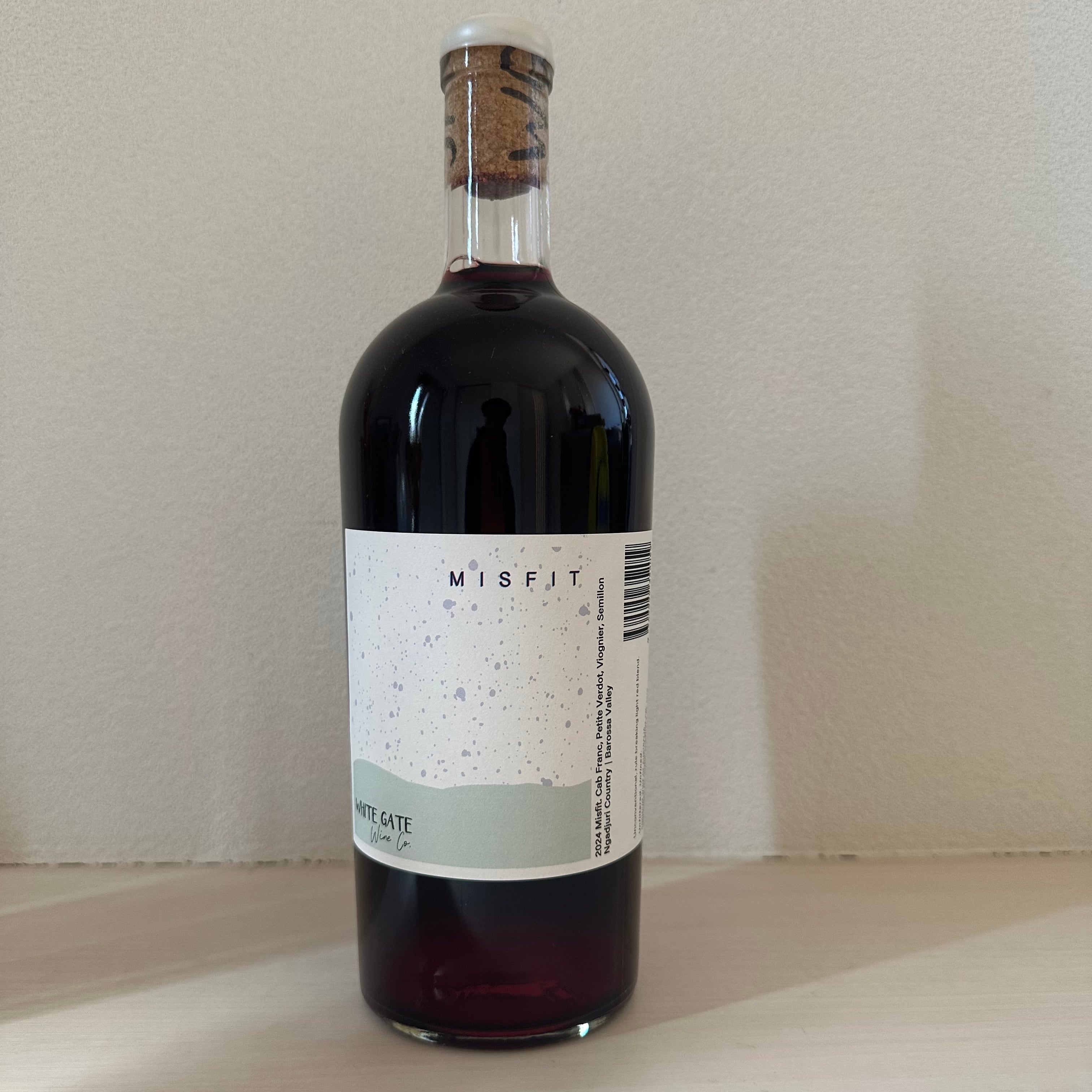 2024 Misfit Light Red　ミスフィット・ライトレッド　/White Gate Wine Co./オーストラリア