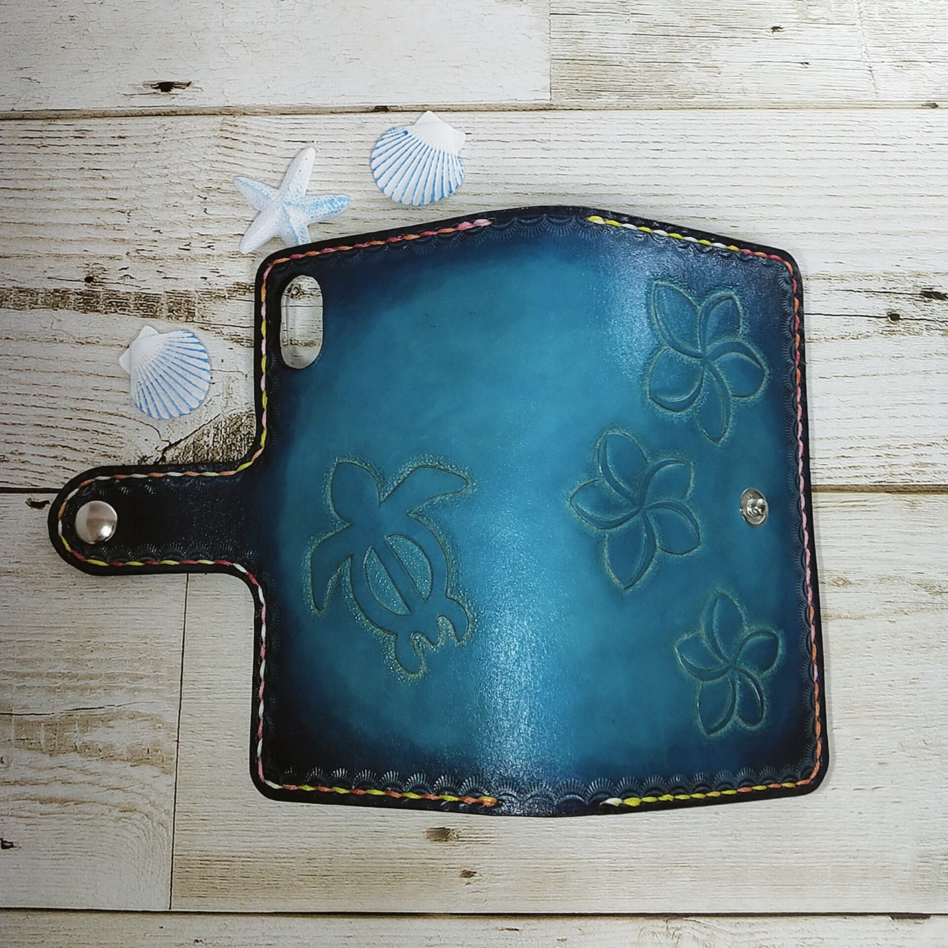☆ホヌ☆プルメリア☆本革スマホケース☆ハンドメイド☆オーシャン