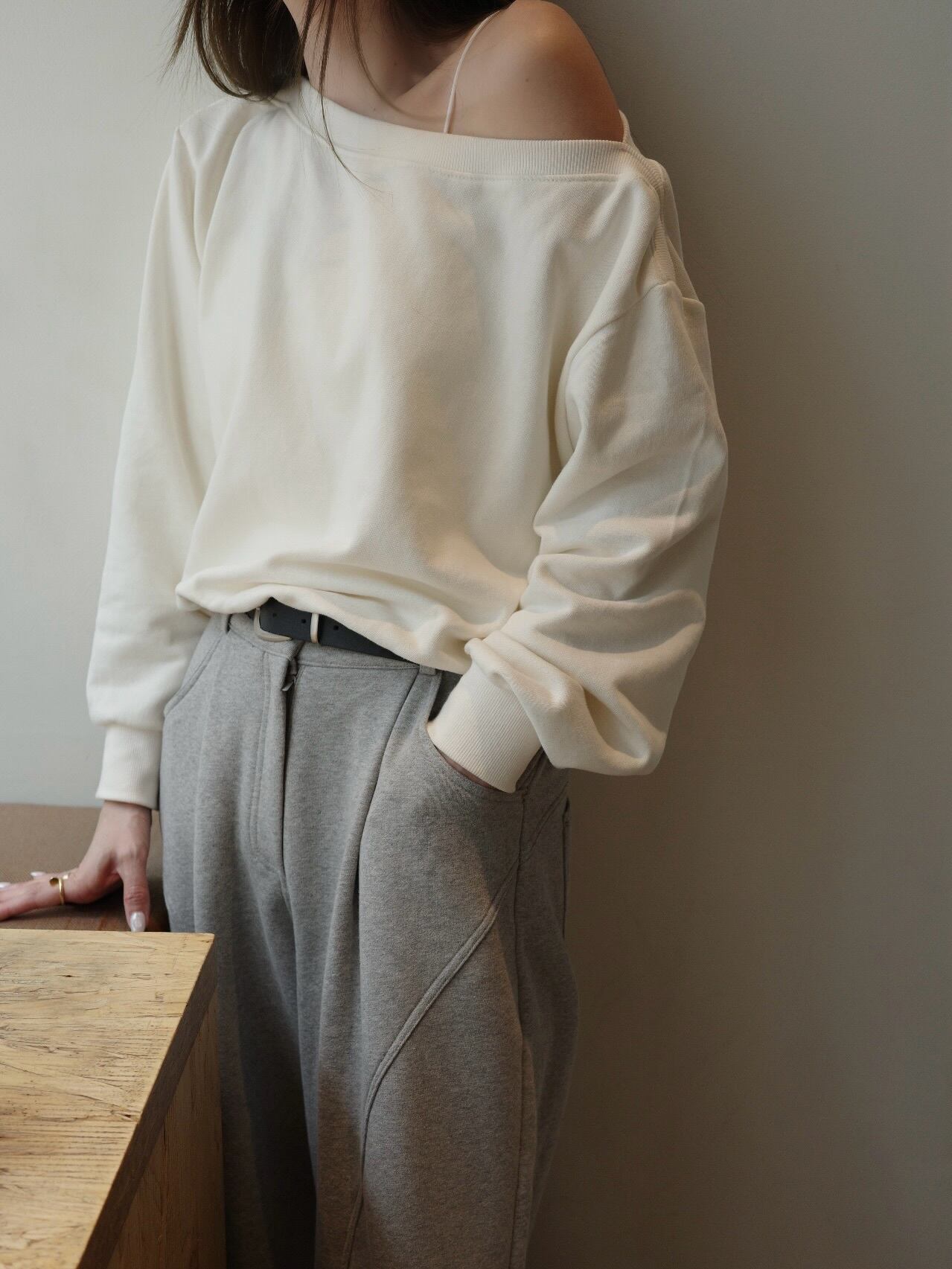 Offshoulder sweat tops / ivory （即納商品） | moripon.