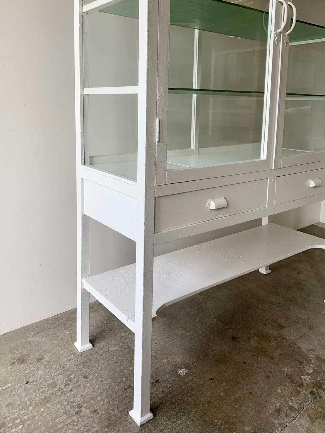 医療棚 白いケビント 古家具 0652 | ju-gu 医療棚 白いケビント 古家具 0652 | ju-gu