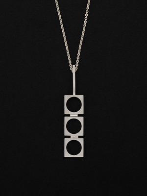 Plate Pendant Necklace