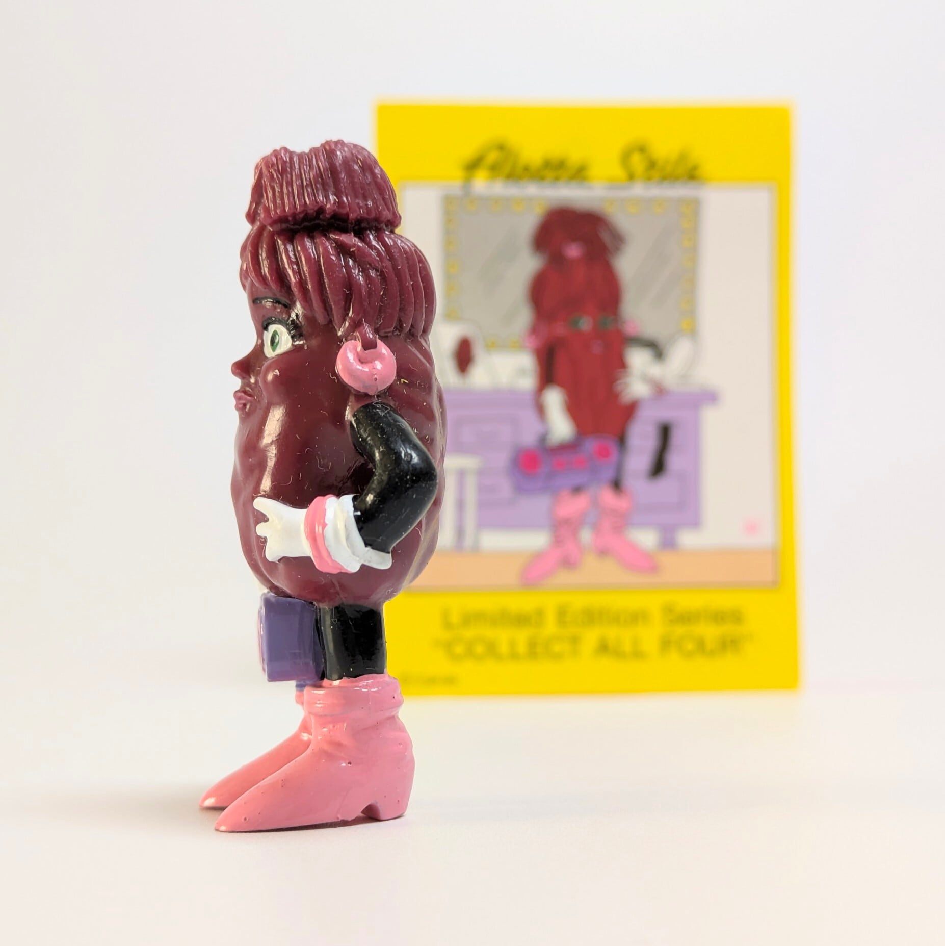 ☆ VINTAGE 1991 ☆ 【 California Raisins（カリフォルニアレーズン）】『 Alotta Stile ( アロッタ・スタイル ) / Hardee's / CARD有り 』 ハーディーズ ミールトイシリーズ / PVC フィギュア ビンテージトイ 〚アメリカン雑貨 アメトイ〛