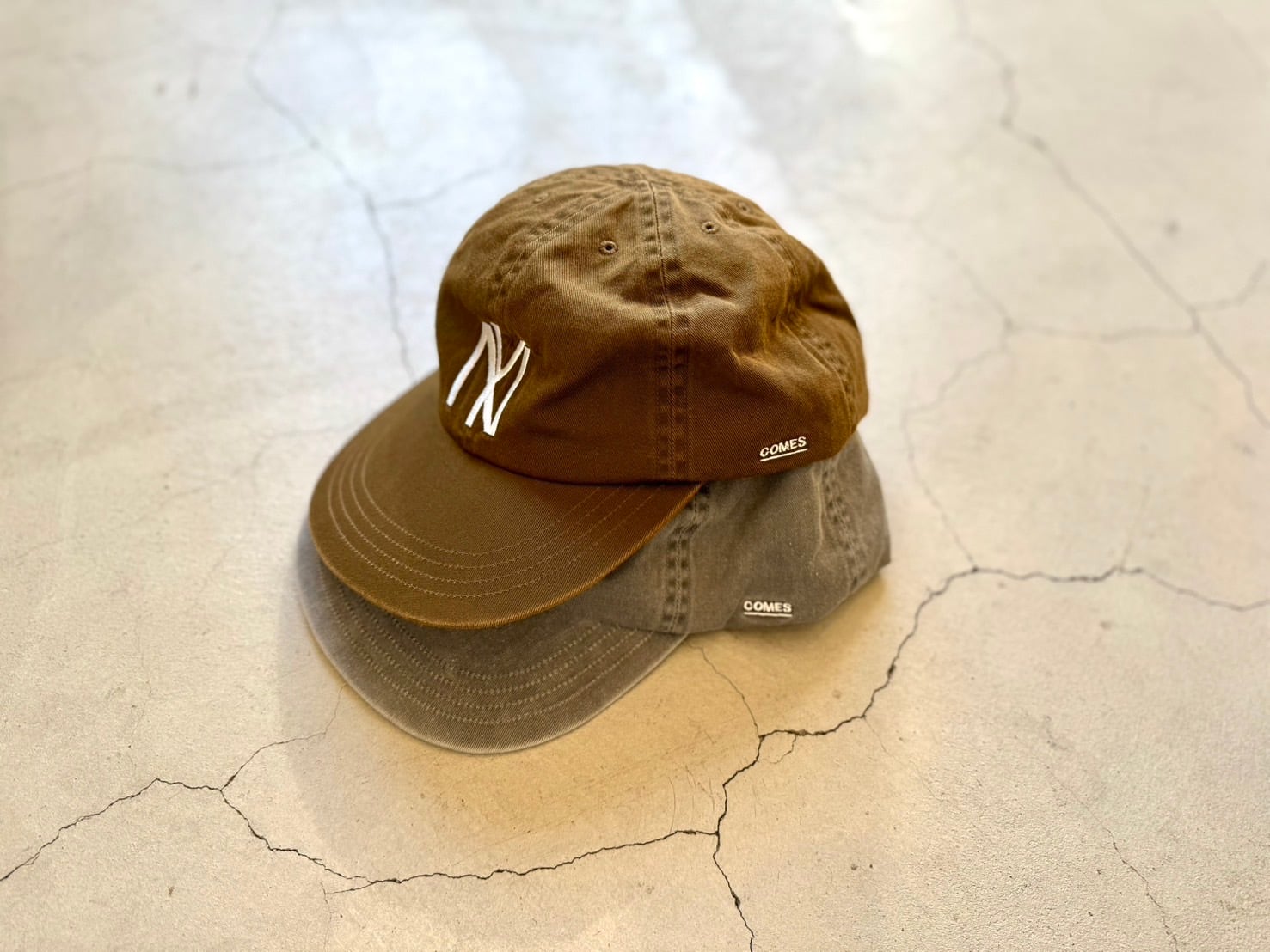 COMESANDGOES NY PIGMENT DYE CAP | brownriver