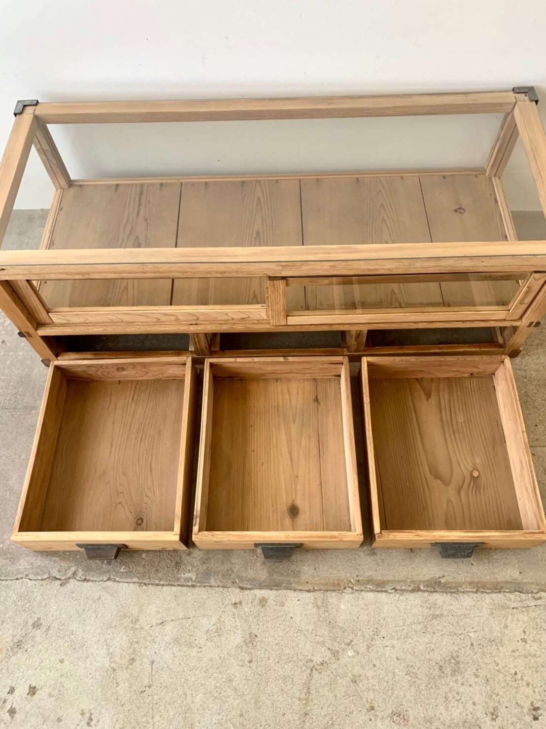 引き出し付きのショーケース ガラスケース 古家具 0440 | ju-gu