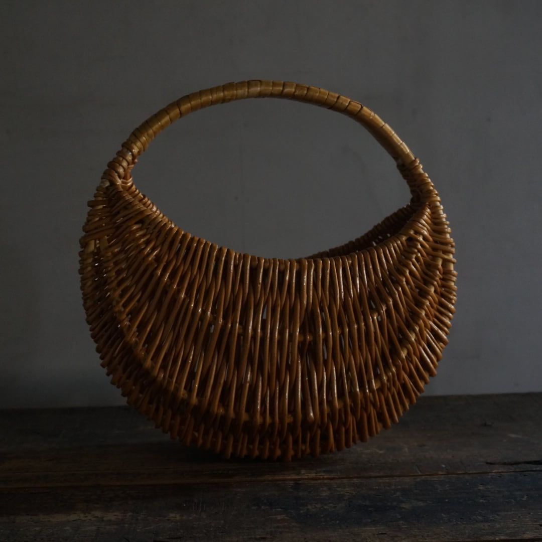 古いフランスのパニエ