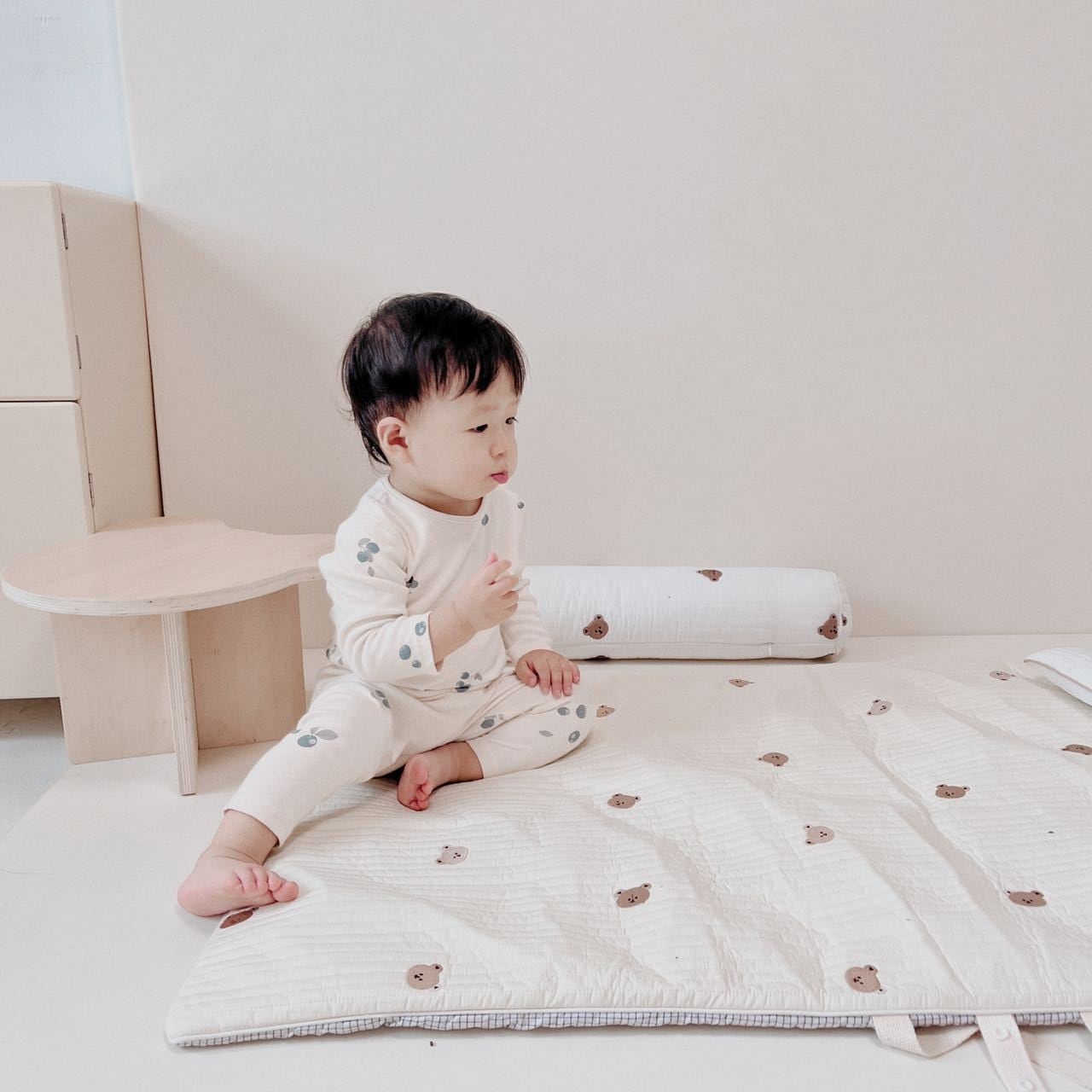 イブル折りたたみお昼寝マット 保育園幼稚園 洗える 持ち運び 取っ手
