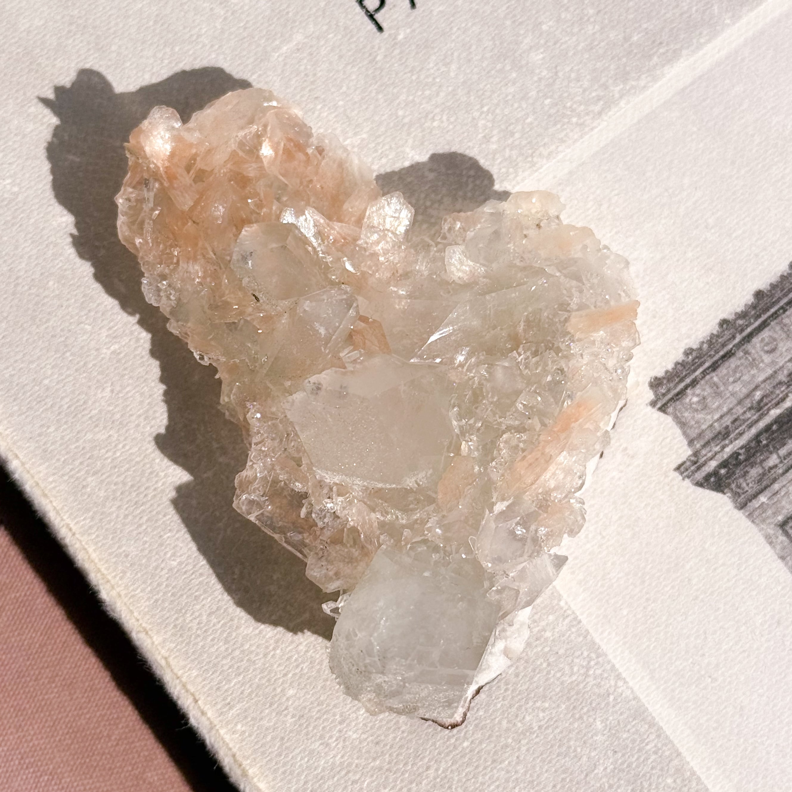 スティルバイト | FLUXY - 天然石と鉱物のお店 フラクシー