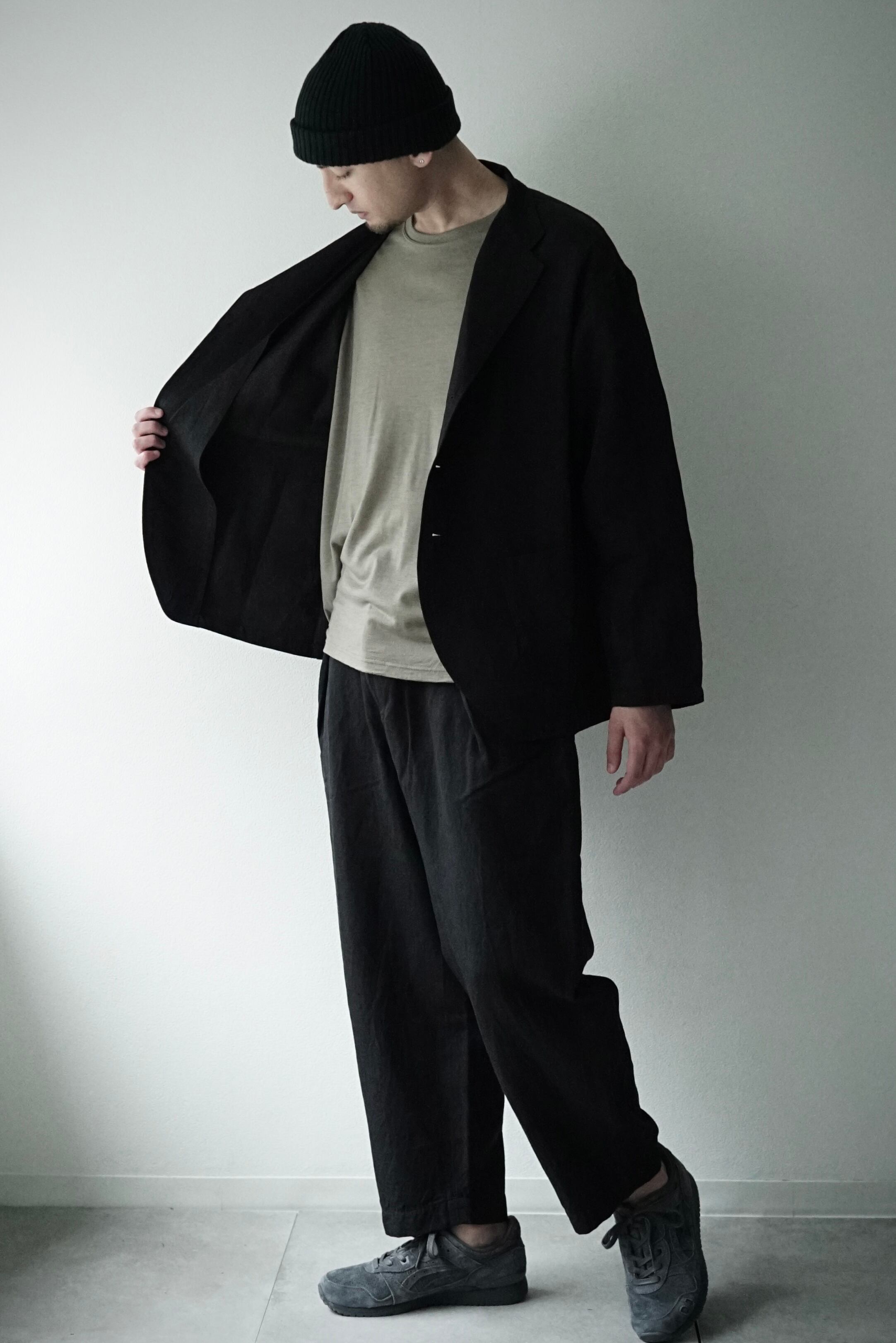 Washable Wool × Linen Gabardine / W-tuck Pants（ANTIQUE BLACK） | C O L I N A  powered by BASE