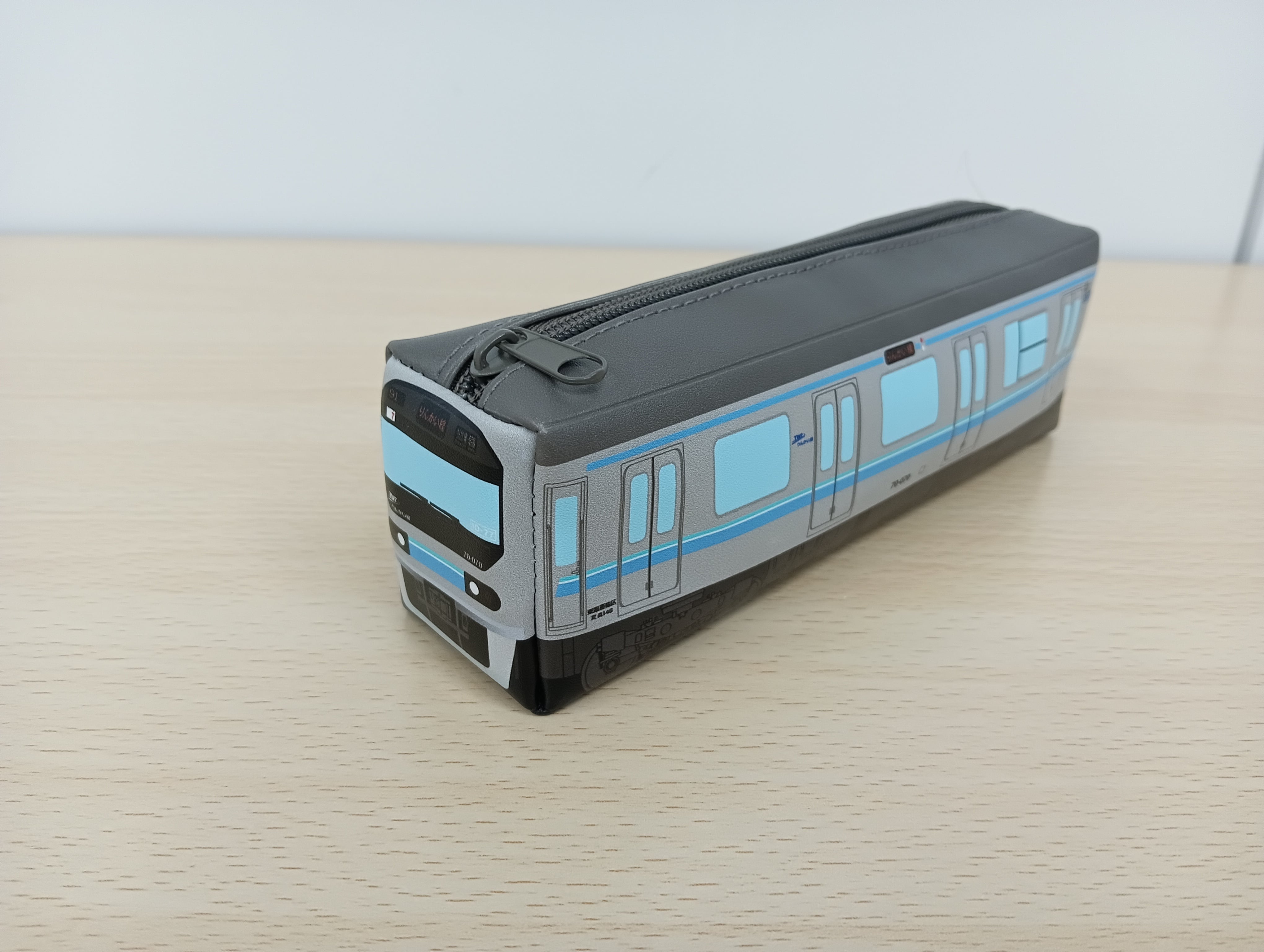 りんりん りんかい線70-000形電車型ペンケース | りんかい線オフィシャル