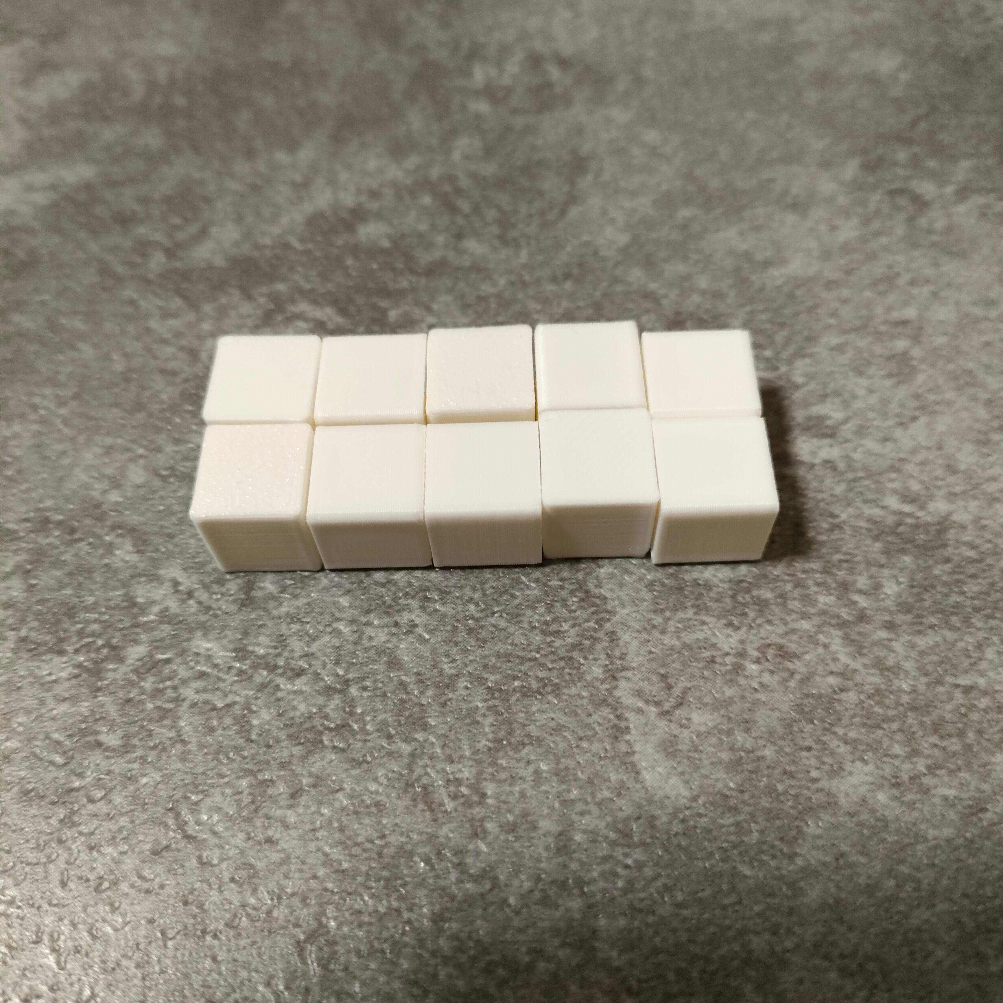 トークン】10mm立方体キューブ 白 10個セット 3DプリンターPLA製