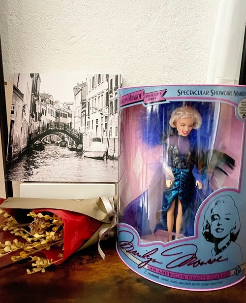 93's dead stock " Marilyn Monroe" antique dolls