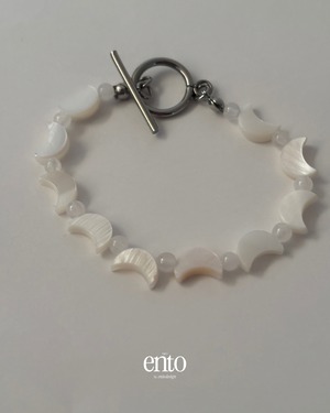 (#0168) crescent shell bracelet