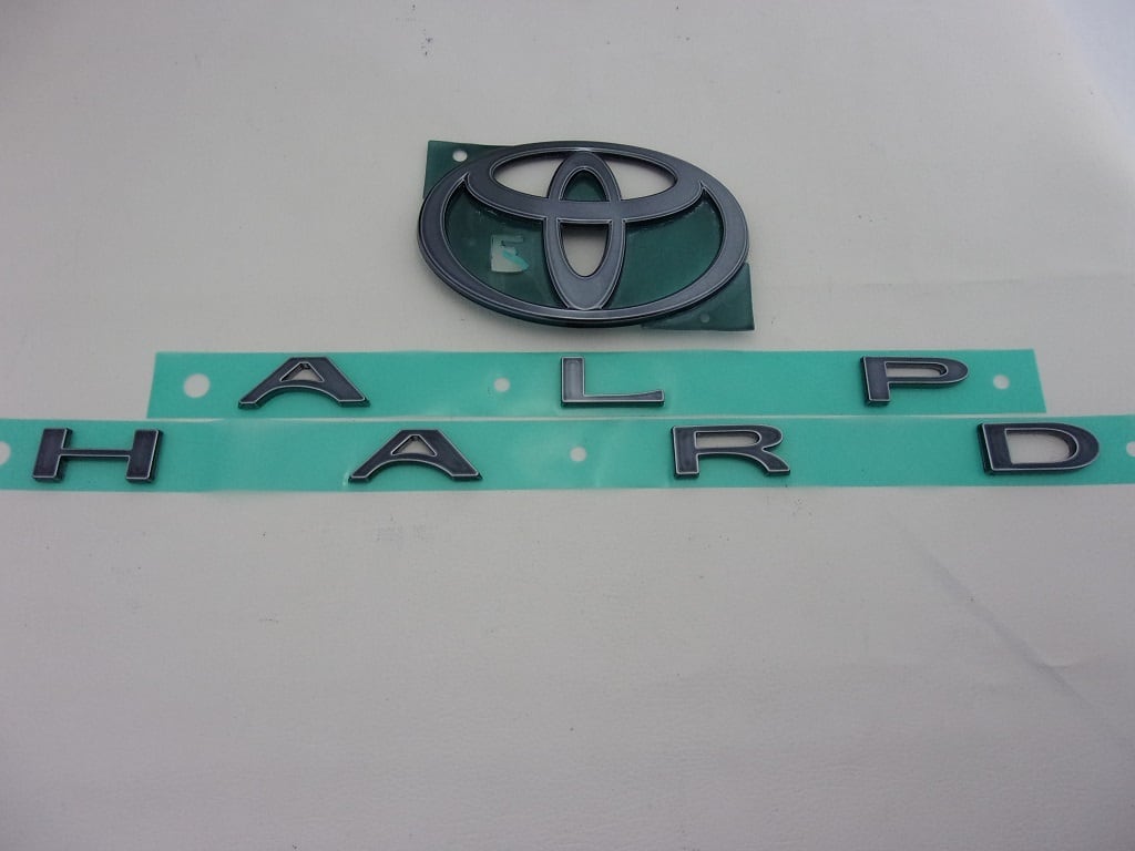 40系アルファード　プラチナブラックエンブレム　新品　純正品使用 40系アルファード ALPHARD プラチナ ブラックエンブレム リア 2点