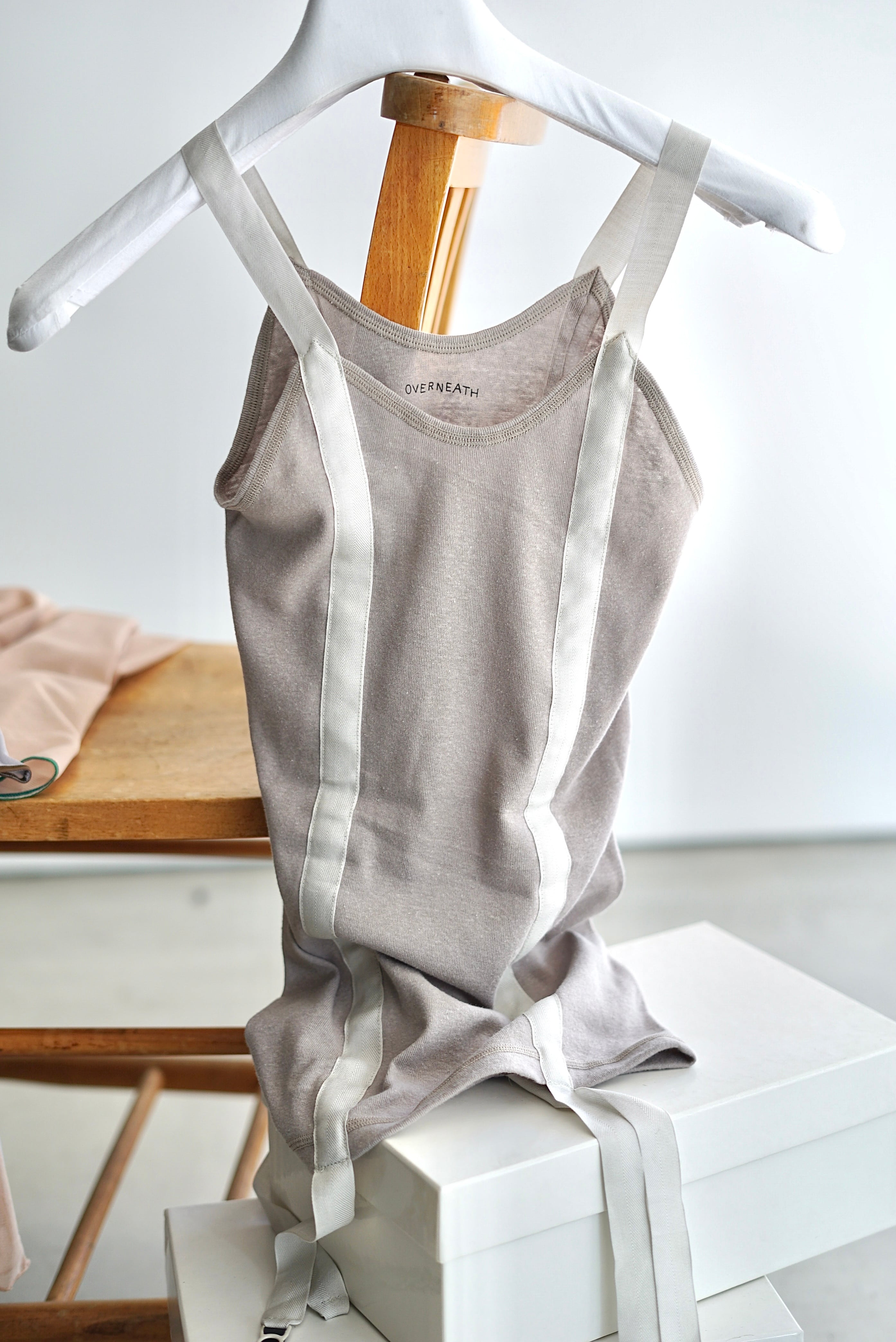 OVERNEATH / Garter Tank 072 (Light Grey , Brown) | JUQUI Online