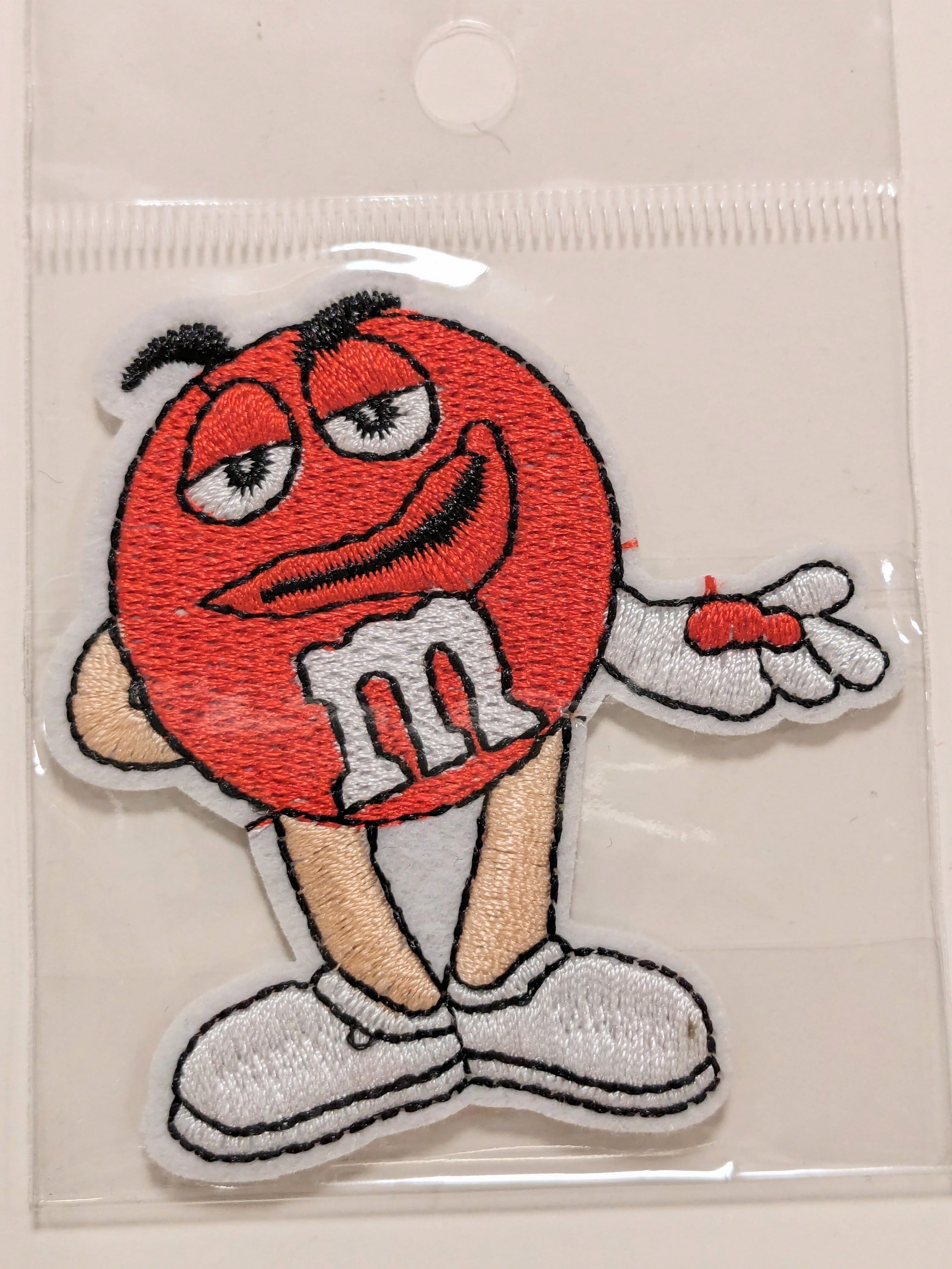 送料無料！ ★刺繍アイロンワッペン★【エムアンドエムズ（M&M's）レッド】 〚アメリカン雑貨 アメトイ〛
