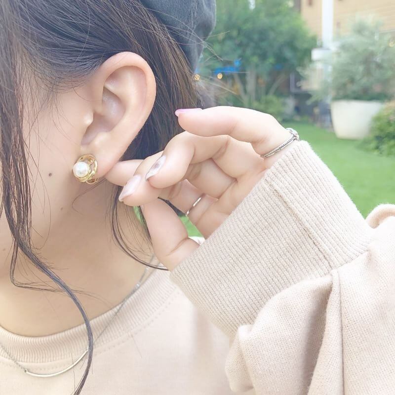Retro Perl earring