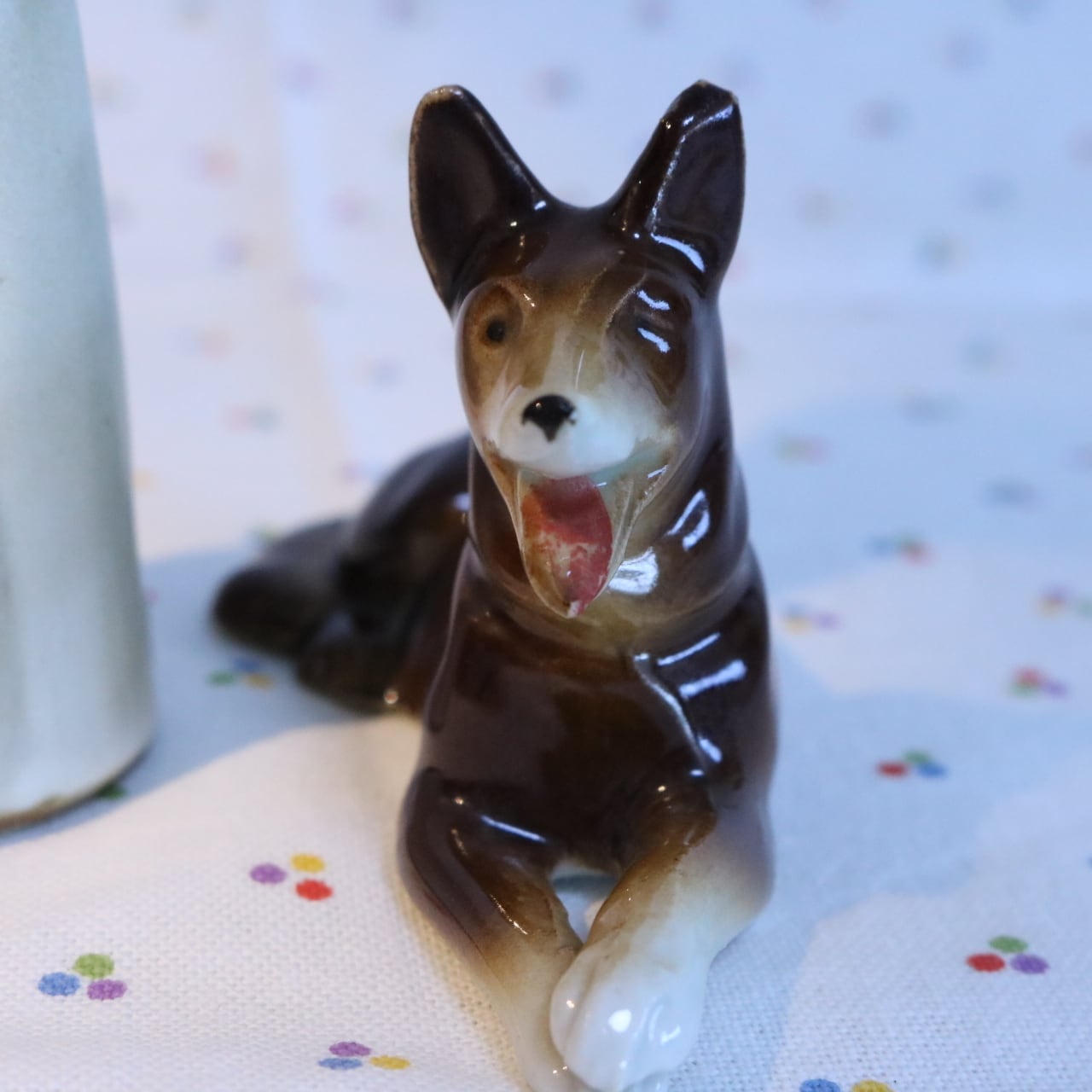 独特な レトロ アンティーク 陶器製 犬と猫の置物