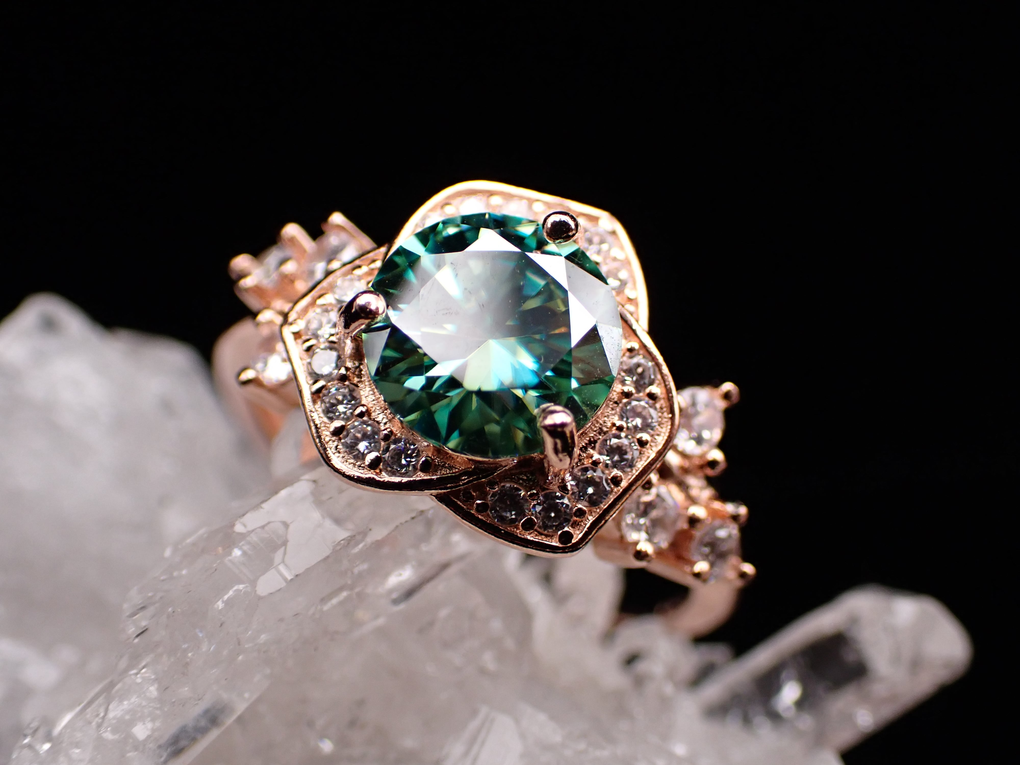 薔薇ring グリーンモアッサナイト フリーサイズリングPG | 小さな宝石