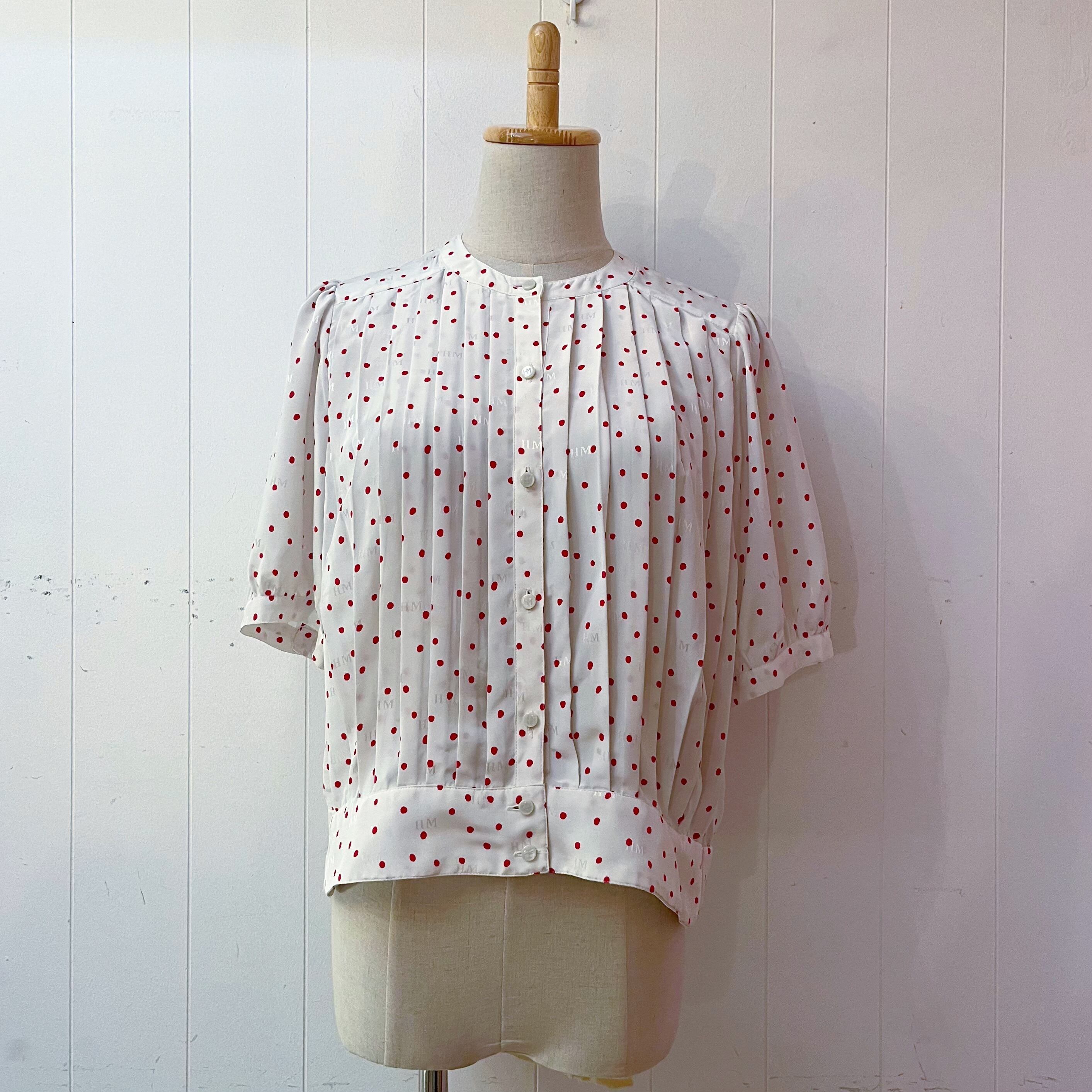 red dot pleats white blouse