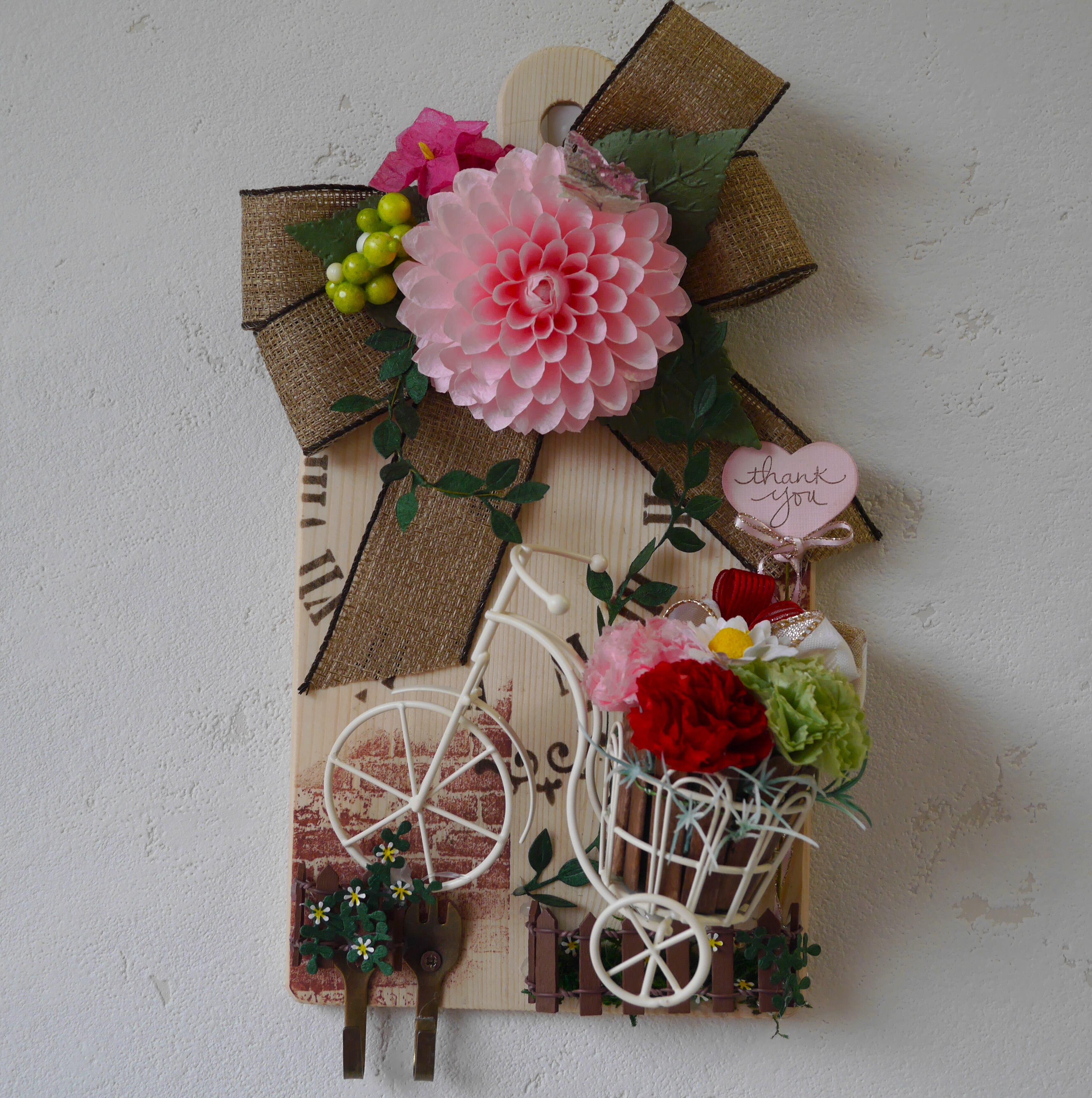 和紙の花のカッティングボード ピンクダリア 華 魅せ ギャラリィ あいりぃ 越前和紙の花