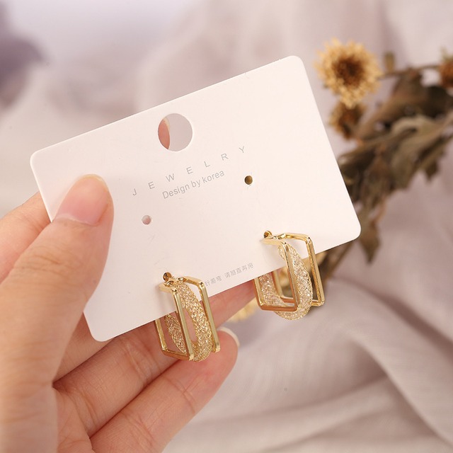 ピアス　幾何学　フープ　スクエア　透かしピアス　大ぶり　オシャレ　ゴールド　