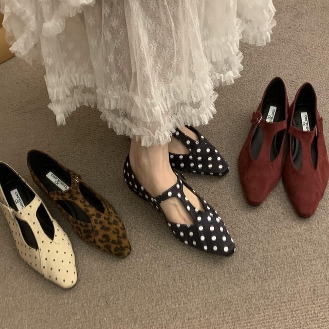 flat pointed-toe mary-jane pumps　2litr05729