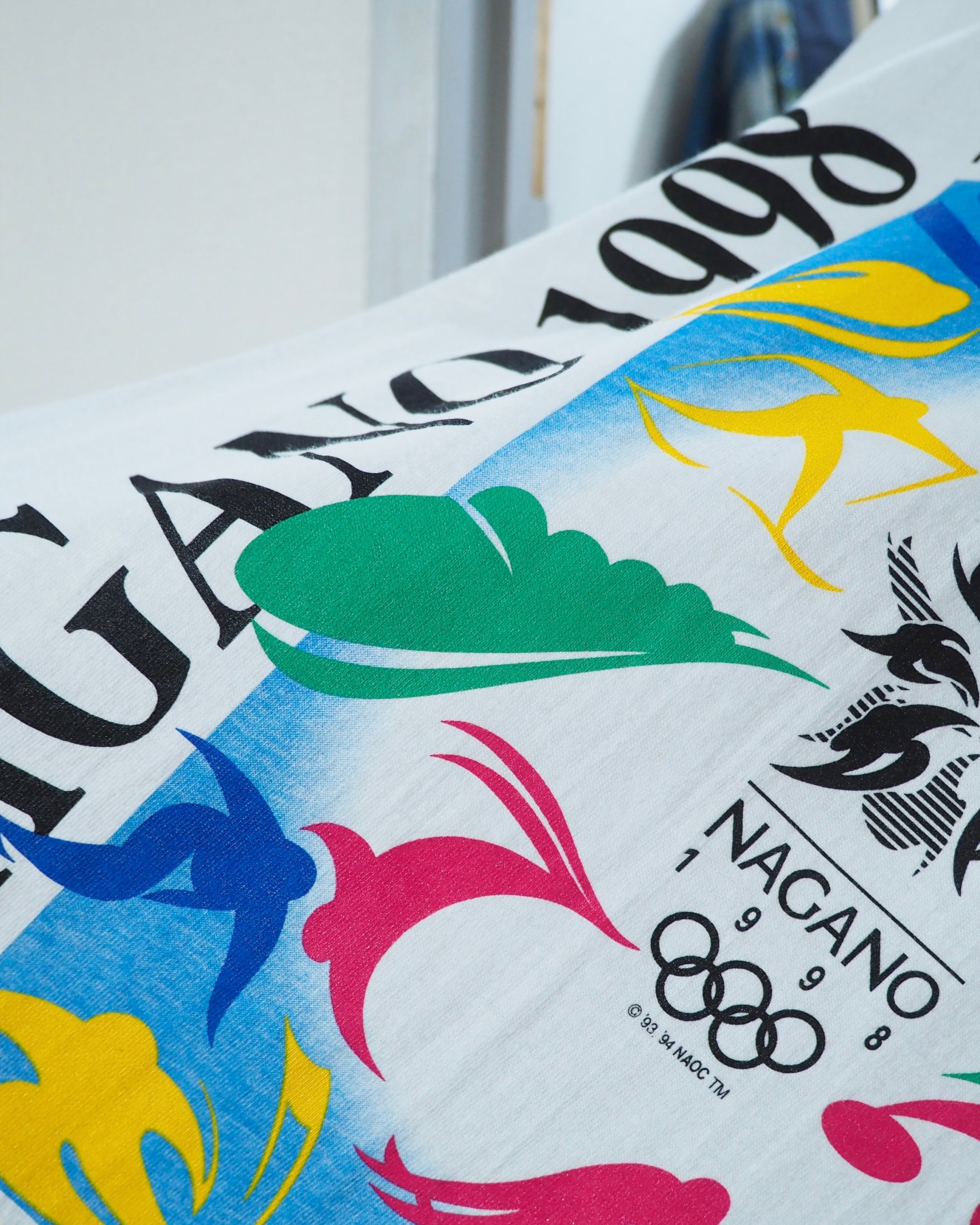 1990s " 珍品 - NAGANO Olympic " Graphic Printed vintage SS Tee