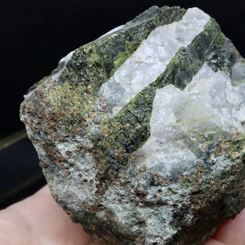 自主採掘! エピドート 緑簾石 666,5g EPD020 原石 鉱物 天然石 パワーストーン | 鉱物 天然石 American Minerals  + Gemmy You powered by BASE