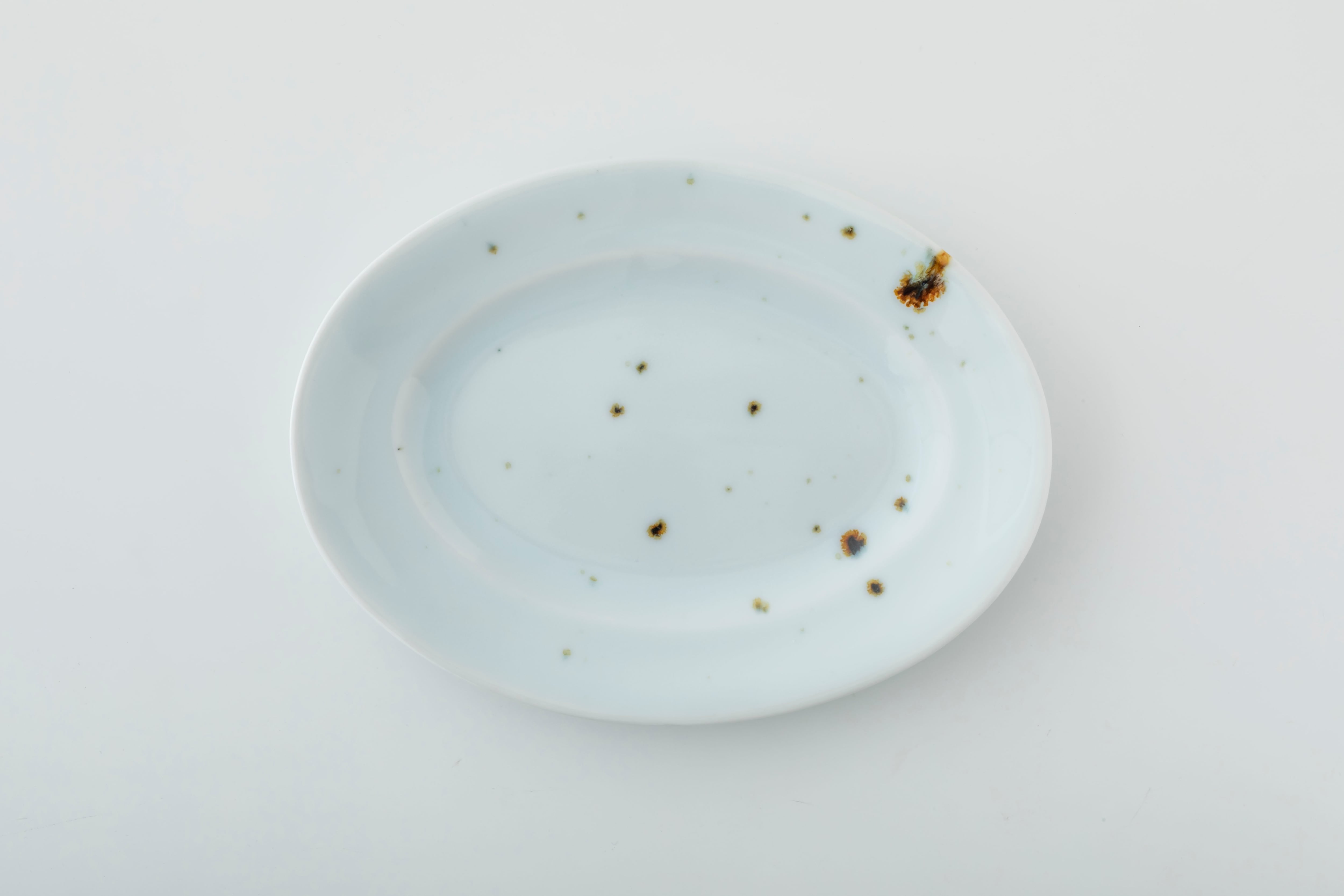 よしのちはる 色絵リム楕円皿 23cm 大皿 個展購入 新品未使用 よしのちはる 色絵リム楕円皿 23cm 大皿 個展購入 新品未使用 よしの