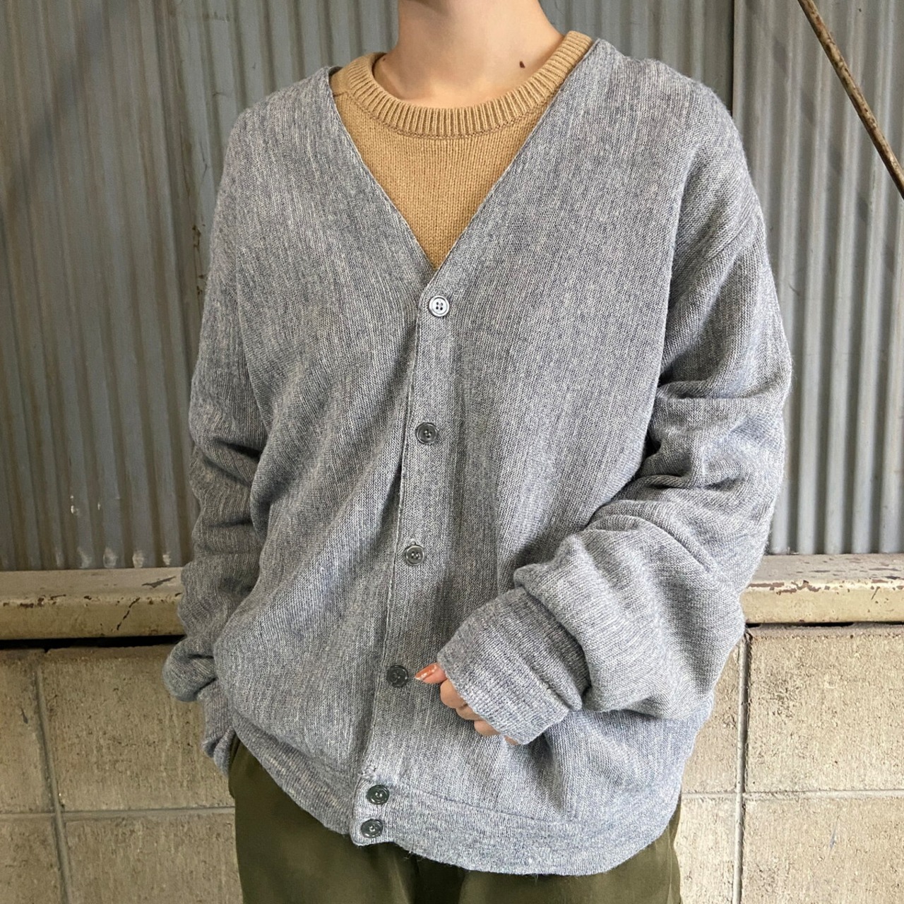 無地 アクリルニットカーディガン メンズM相当 古着 グレー【ニット 