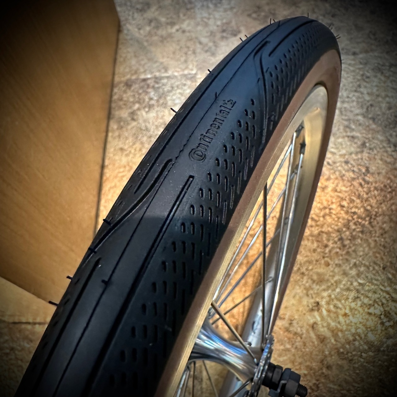 タイヤ 16×1-1/3 (35-349) Continental Contact Urban Foldable [Cream/Brown]