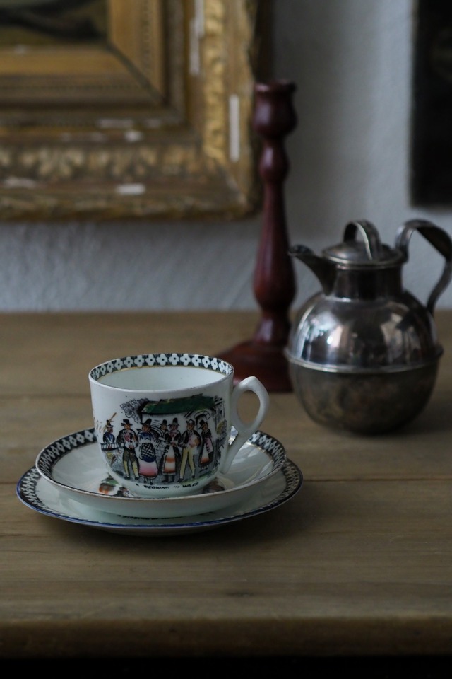 トリオのスーブニールカップ-antique pottery sup&saucer trio
