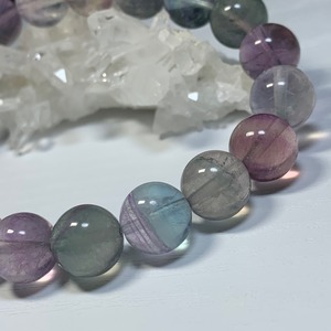 A66.優しい多彩なグラデーションフローライト・ブレスレット