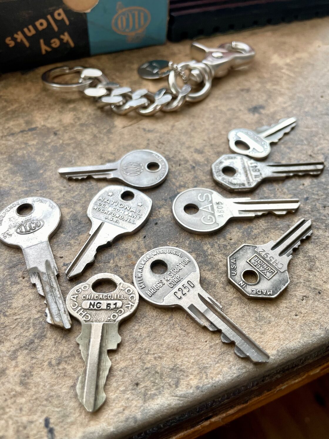 PRISON KEYHOLDER NK ／BELIEVEINMIRACLE プリズンキーホルダー 