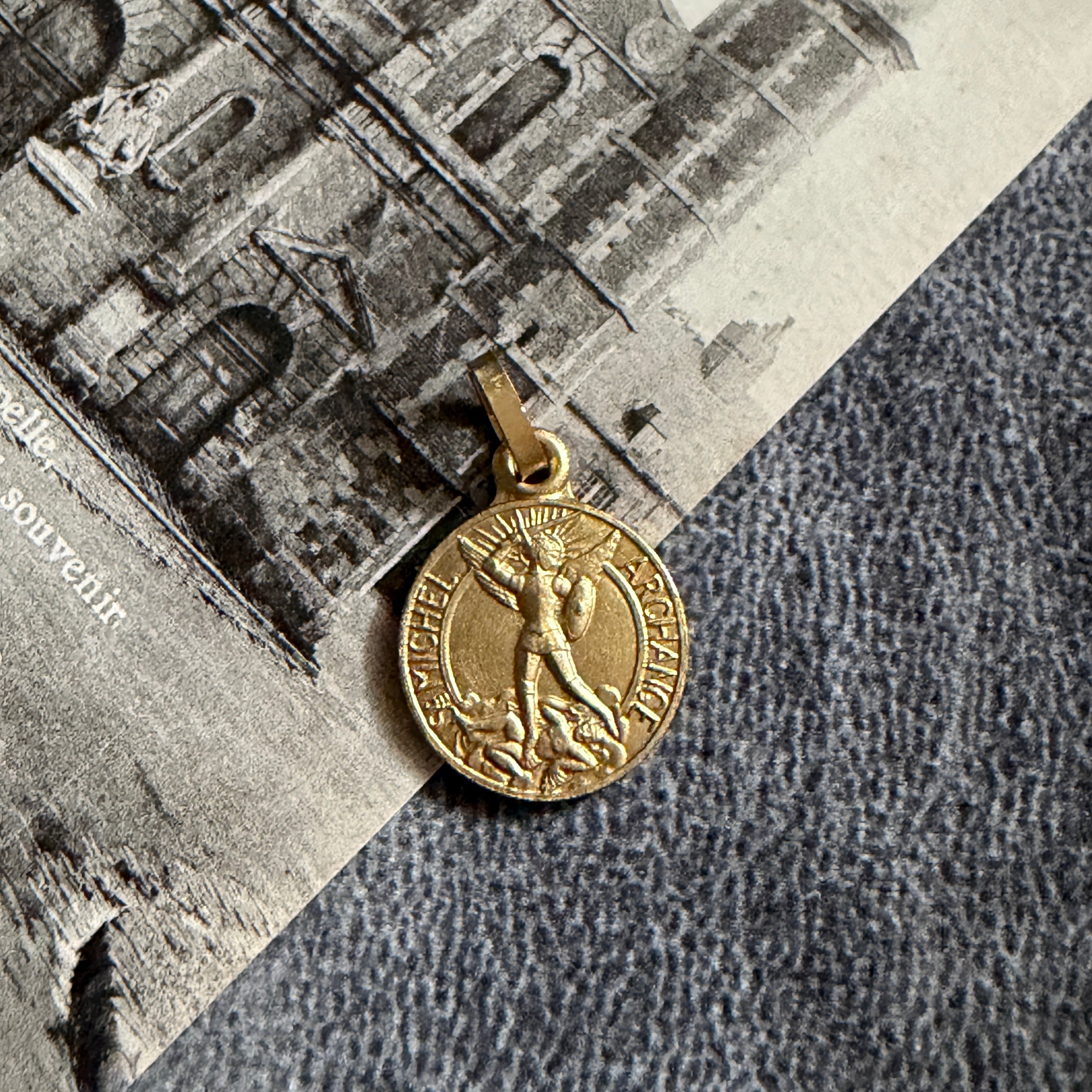 希少GOLDカラー✴︎大天使ミカエル | Antique medaille Mary 希少GOLDカラー✴︎大天使ミカエル | Antique medaille Mary