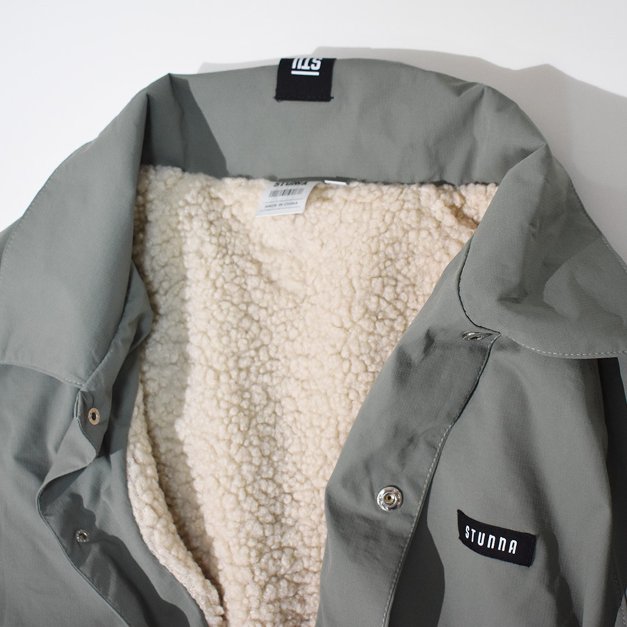 Boa coach jacket：muted green