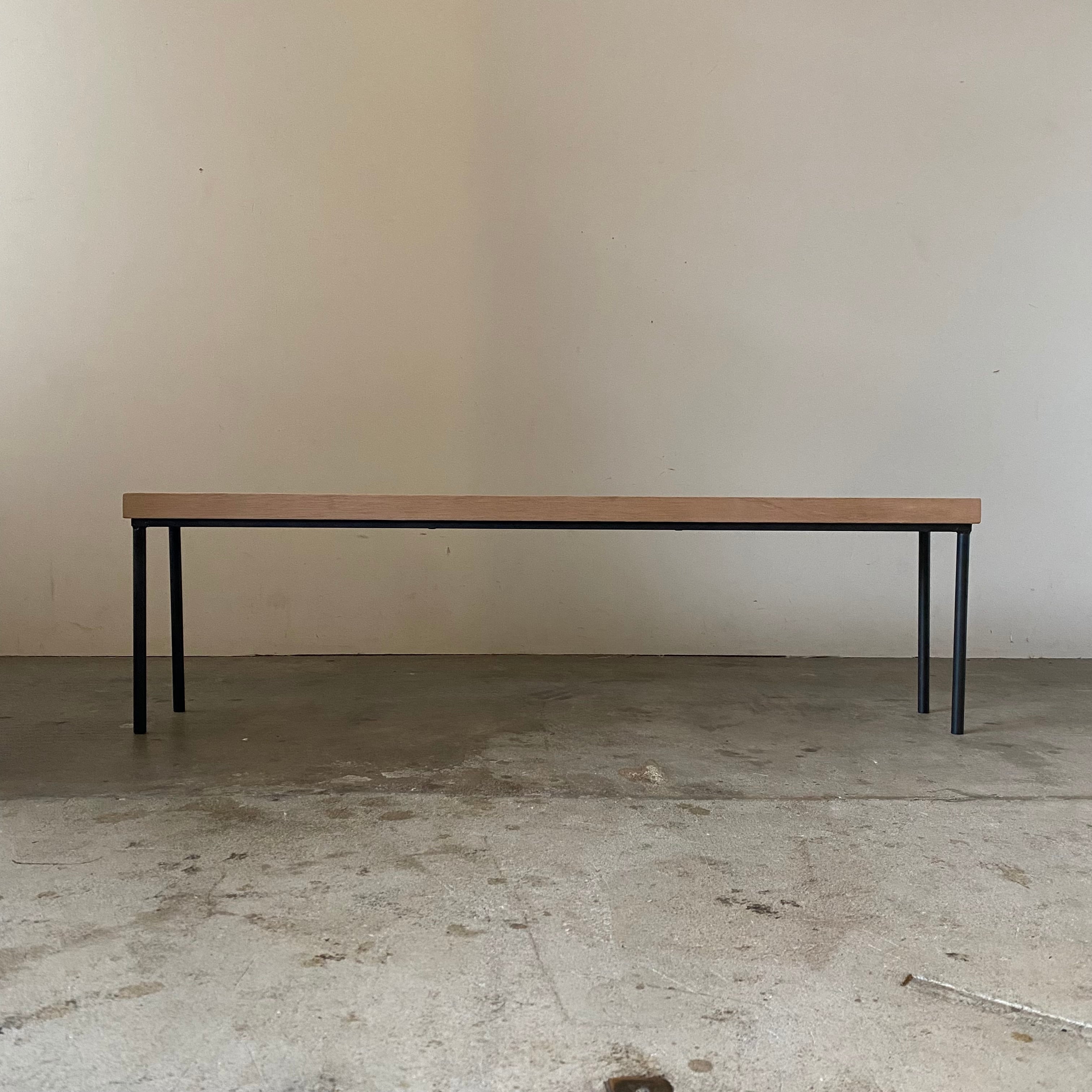 古材と鉄脚の台　1028