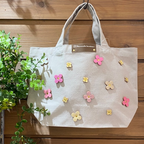 【オンライン特別価格¥3,520→¥2310】お花のお出掛けランチトートバッグS(花色ピンクカラー)