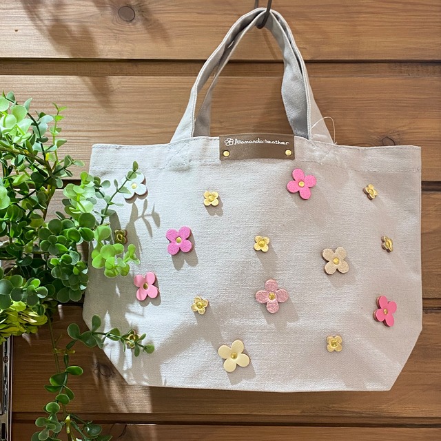 【オンライン特別価格¥3,520→¥2310】お花のお出掛けランチトートバッグS(花色ピンクカラー)