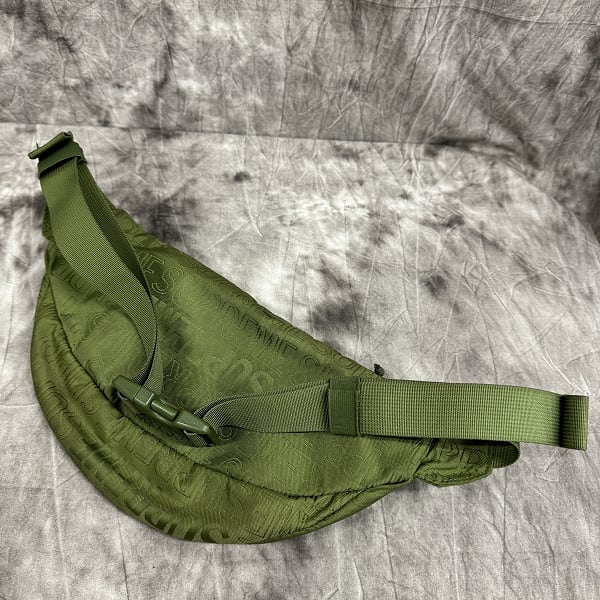 supreme waist bag ウエストバッグ　ボディバッグ　新品　オリーブ supreme waist bag ウエストバッグボディバッグ新品オリーブ